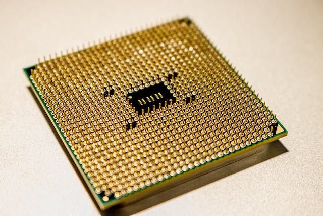 gold quantum computing chip